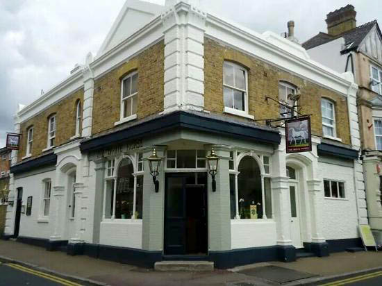 White Horse Pub Applies for Extended Opening Hours